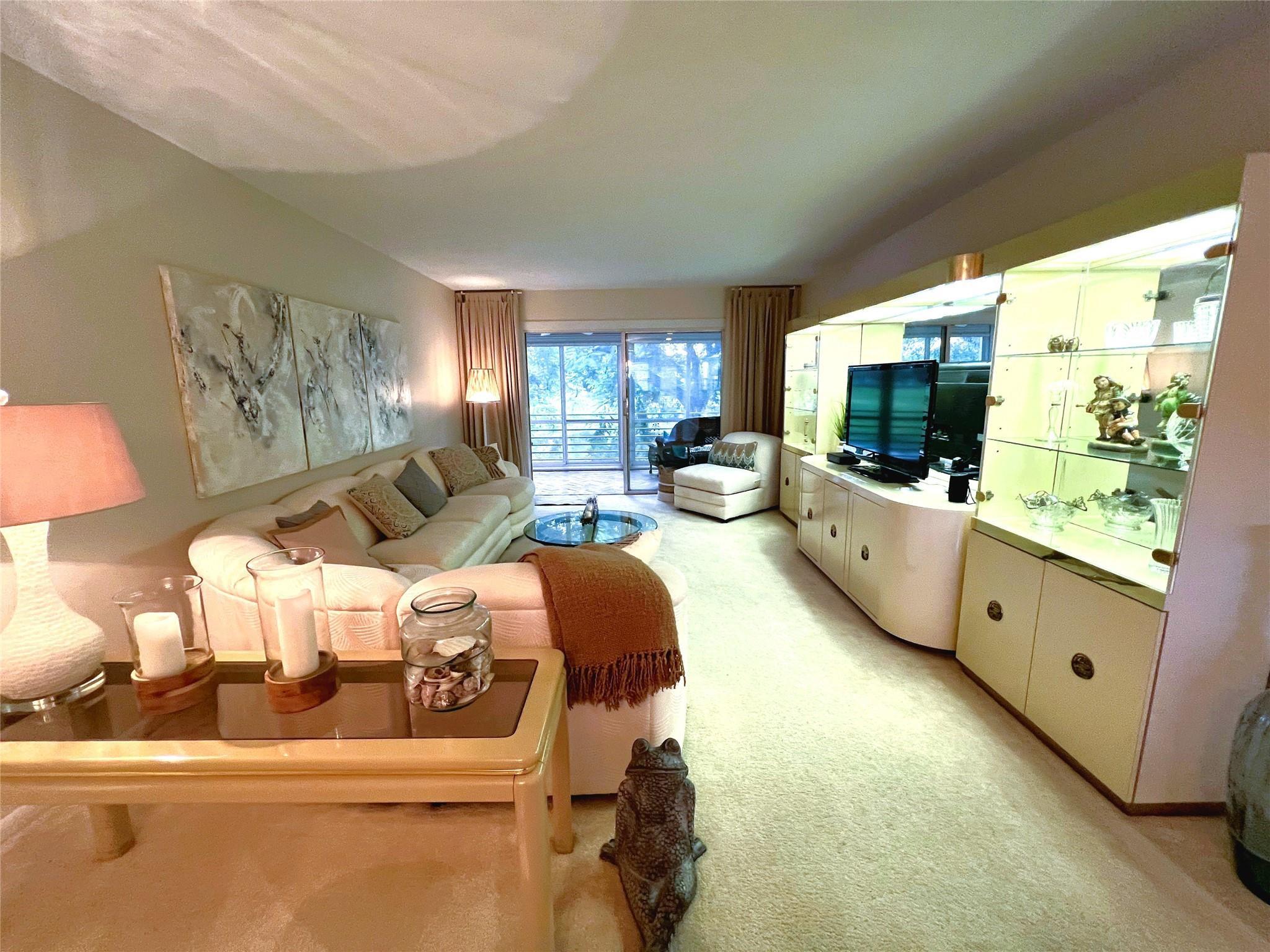 3202 Portofino Point L-2, Coconut Creek, FL 33066, Coconut Creek - Photo 5