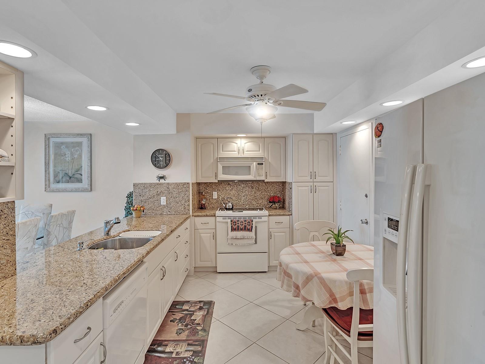 1150 Hillsboro Mile 914, Hillsboro Beach, FL 33062, Hillsboro Beach - Photo 2