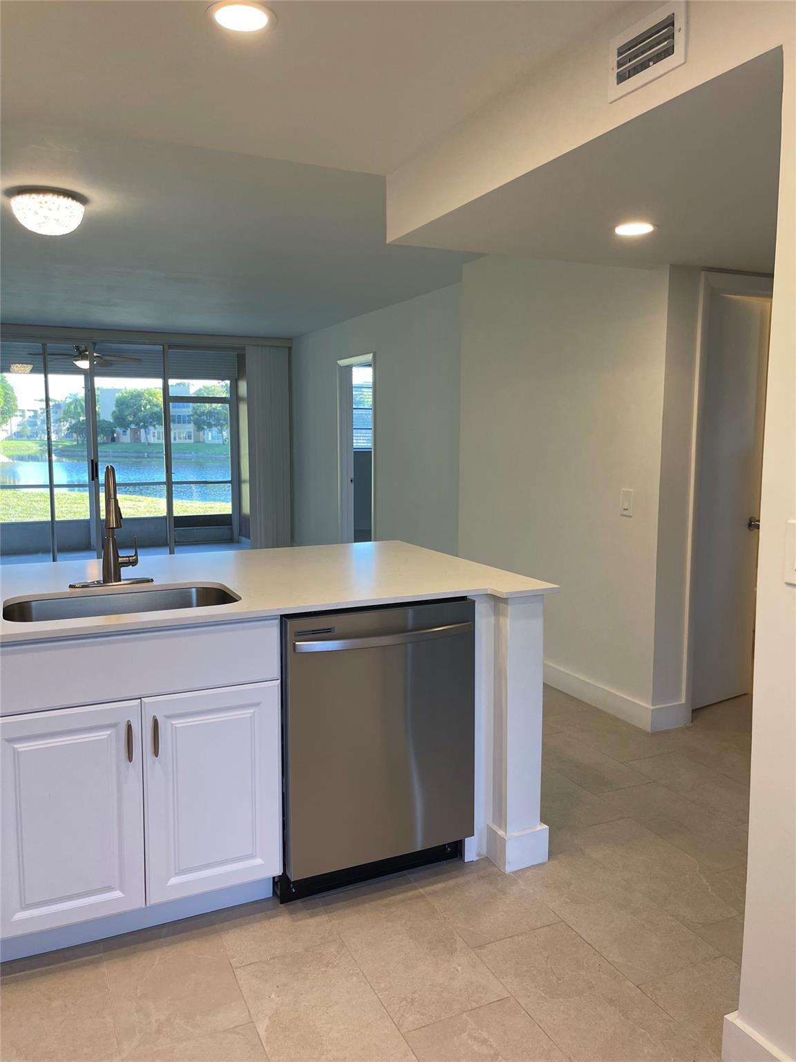 5890 NW 64th Avenue 103, Fort Lauderdale, FL 33319, Fort Lauderdale - Photo 2