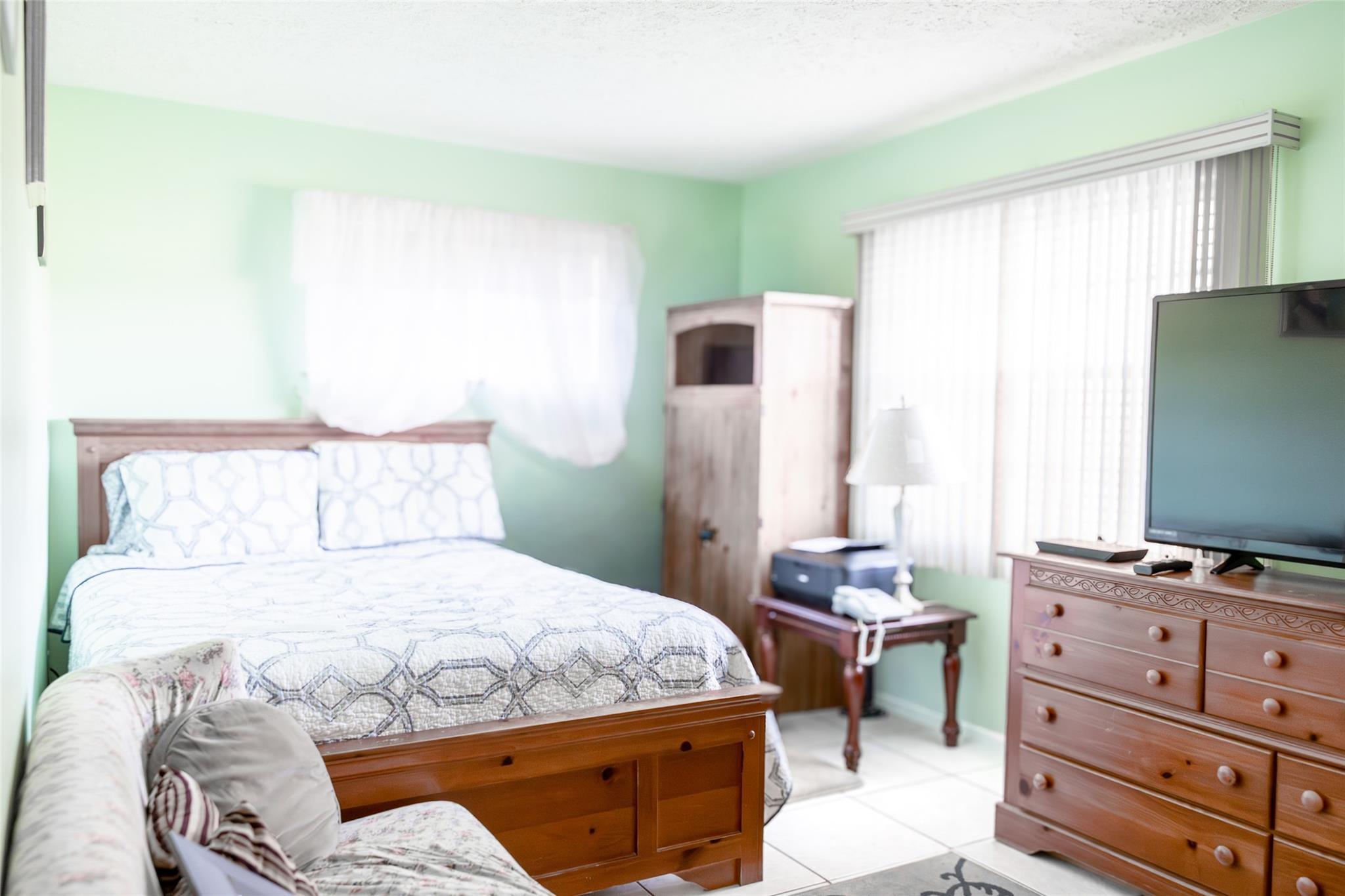 650 SE Strait Avenue, Port St. Lucie, FL 34983, Port St. Lucie - Photo 5