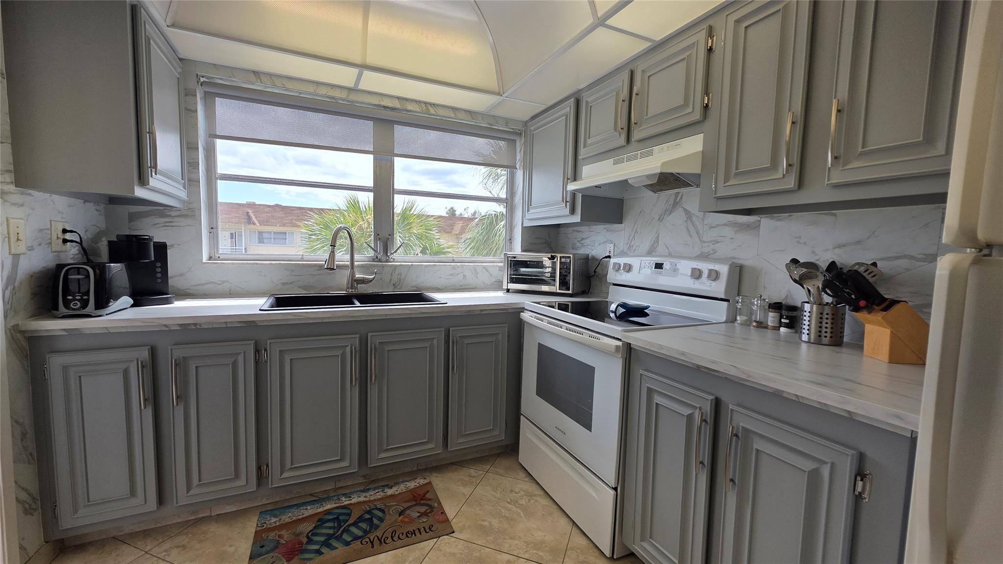 4047 NW 16th Street 302, Fort Lauderdale, FL 33313, Fort Lauderdale - Photo 2