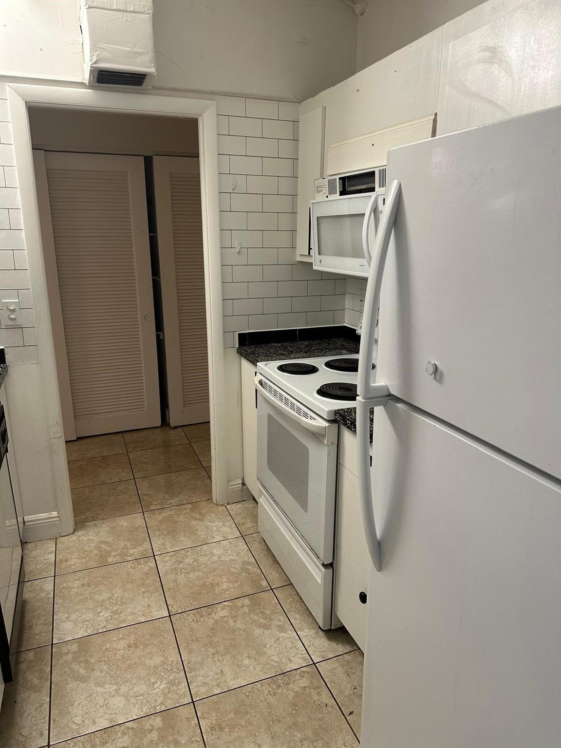 400 N Riverside Drive 102, Pompano Beach, FL 33062, Pompano Beach - Photo 3
