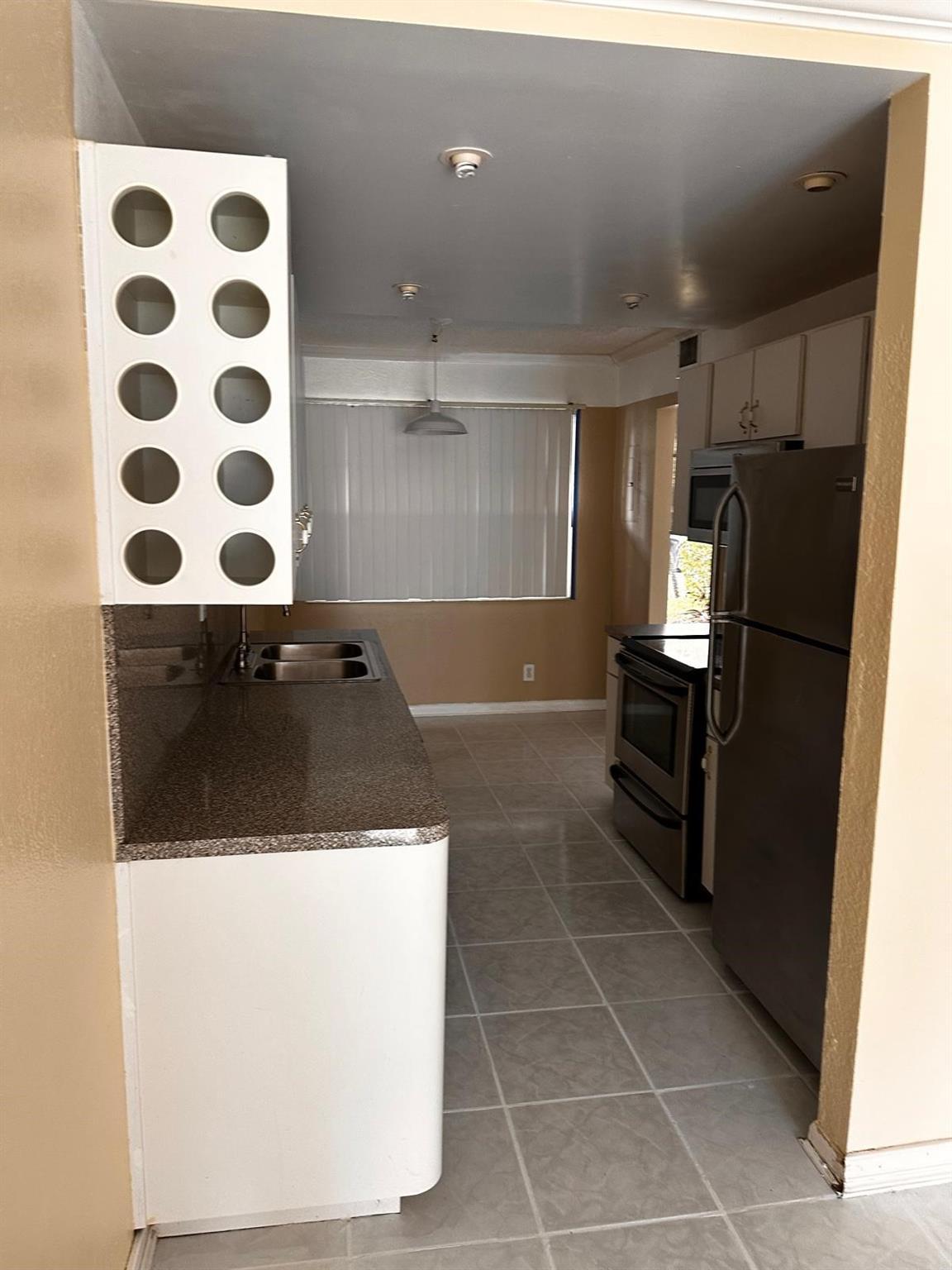 8450 Lagos De Campo Boulevard 105, Tamarac, FL 33321, Tamarac - Photo 2