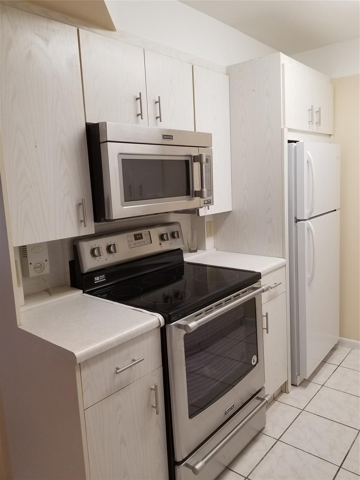 4090 Cornwall 4090, Boca Raton, FL 33434, Boca Raton - Photo 4