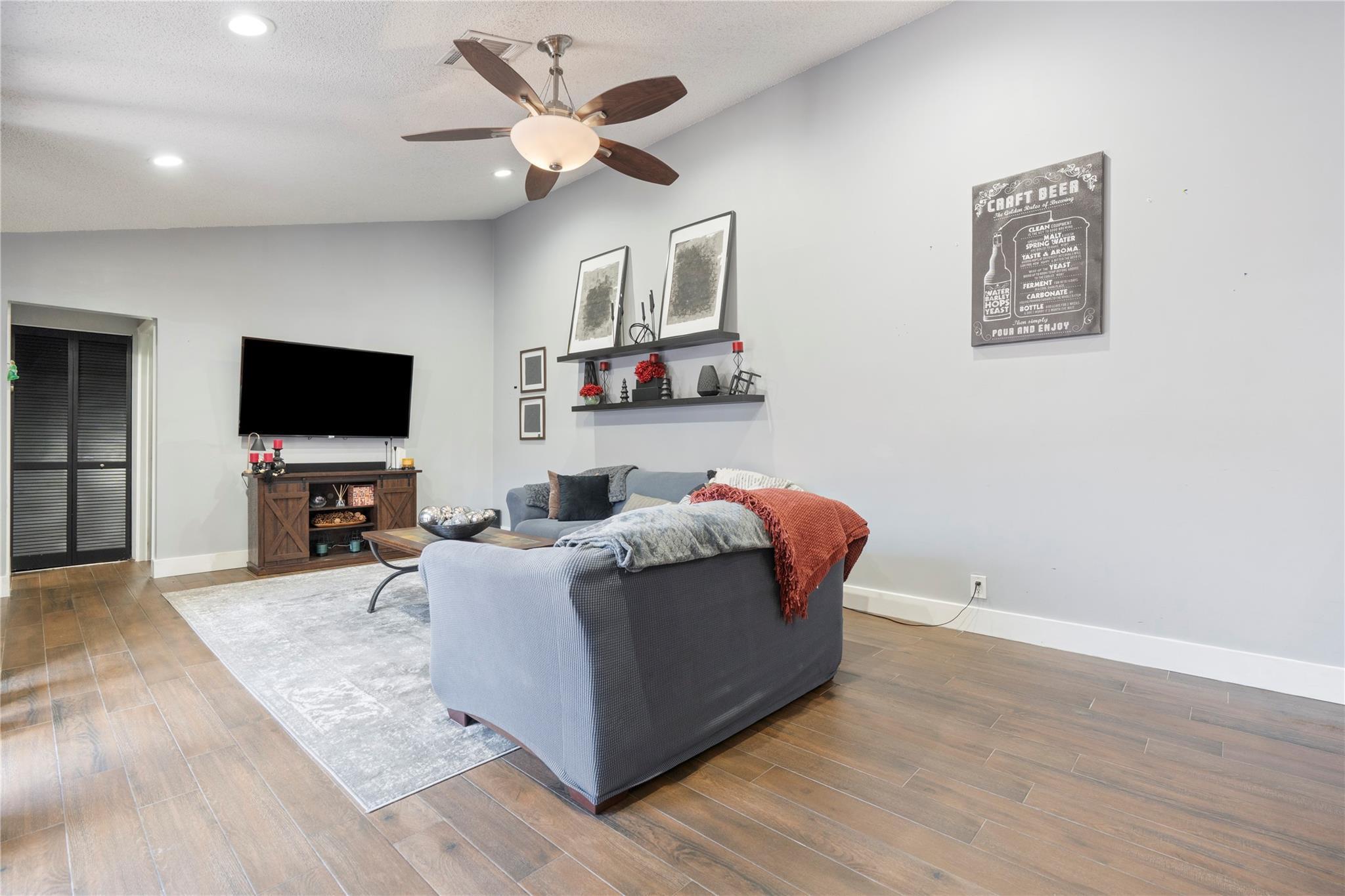 151 NW 115th Avenue 405, Plantation, FL 33325, Plantation - Photo 5