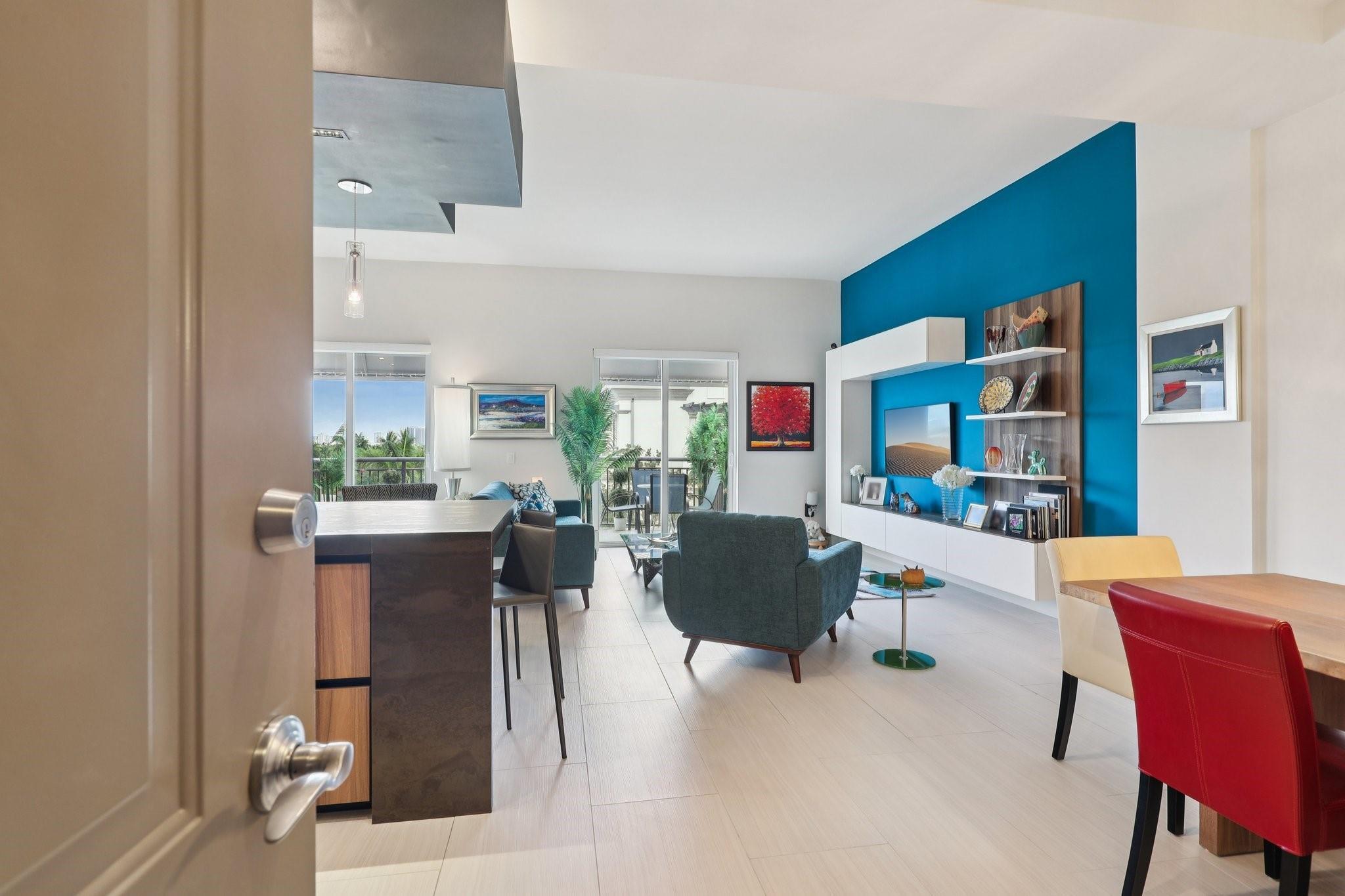 2633 NE 14th Avenue 501, Wilton Manors, FL 33305, Wilton Manors - Photo 2