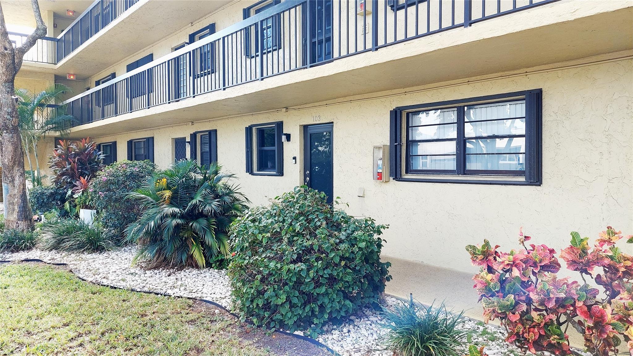 367 S Federal Highway B103, Deerfield Beach, FL 33441, Deerfield Beach - Photo 2