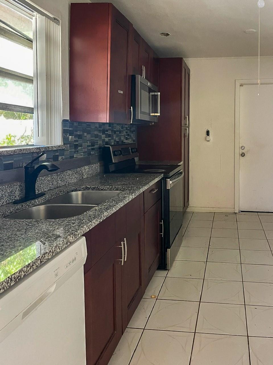 2421 NW 63rd Avenue, Sunrise, FL 33313, Sunrise - Photo 4