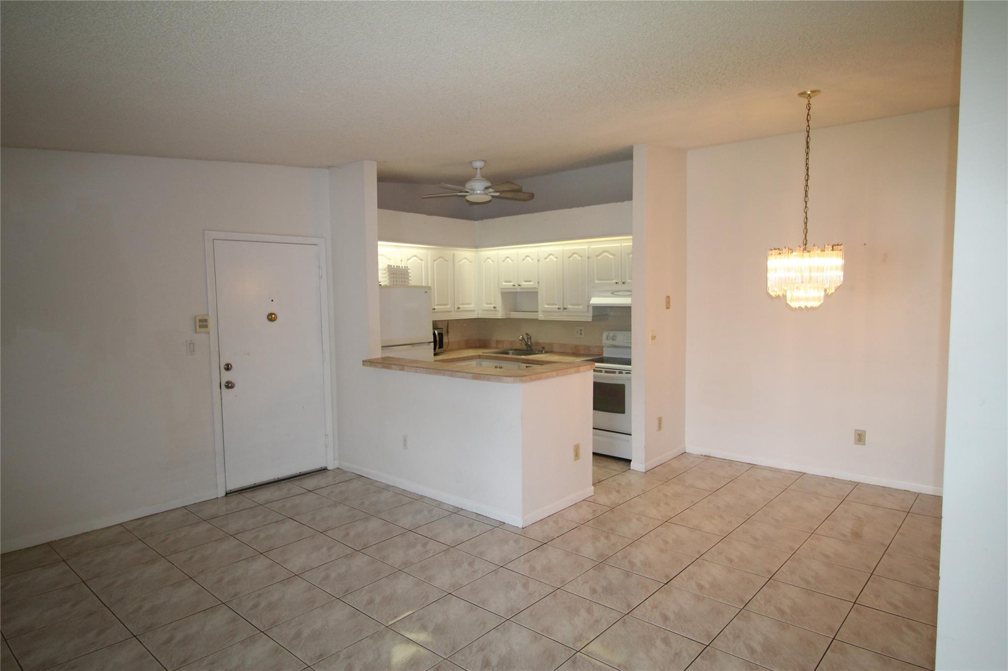 9728 S Belfort Circle 206, Tamarac, FL 33321, Tamarac - Photo 3