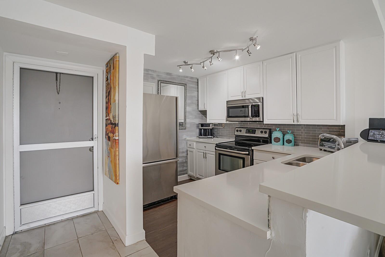 1609 N Riverside Drive 304, Pompano Beach, FL 33062, Pompano Beach - Photo 3