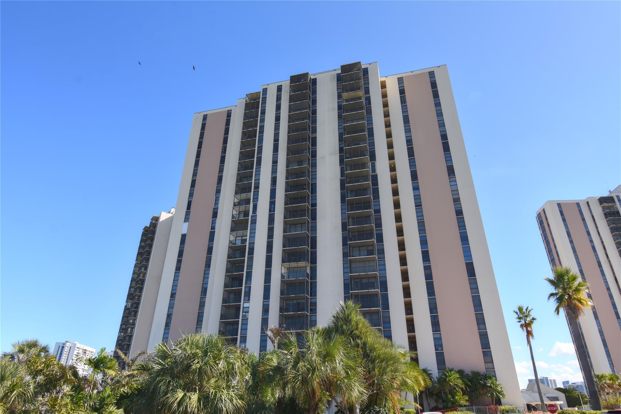 20301 W Country Club Drive 930, Aventura, FL 33180, Aventura - Photo 3