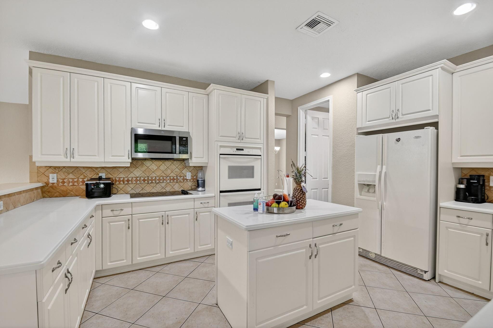 9393 Savannah Estates Drive, Lake Worth, FL 33467, Lake Worth - Photo 5