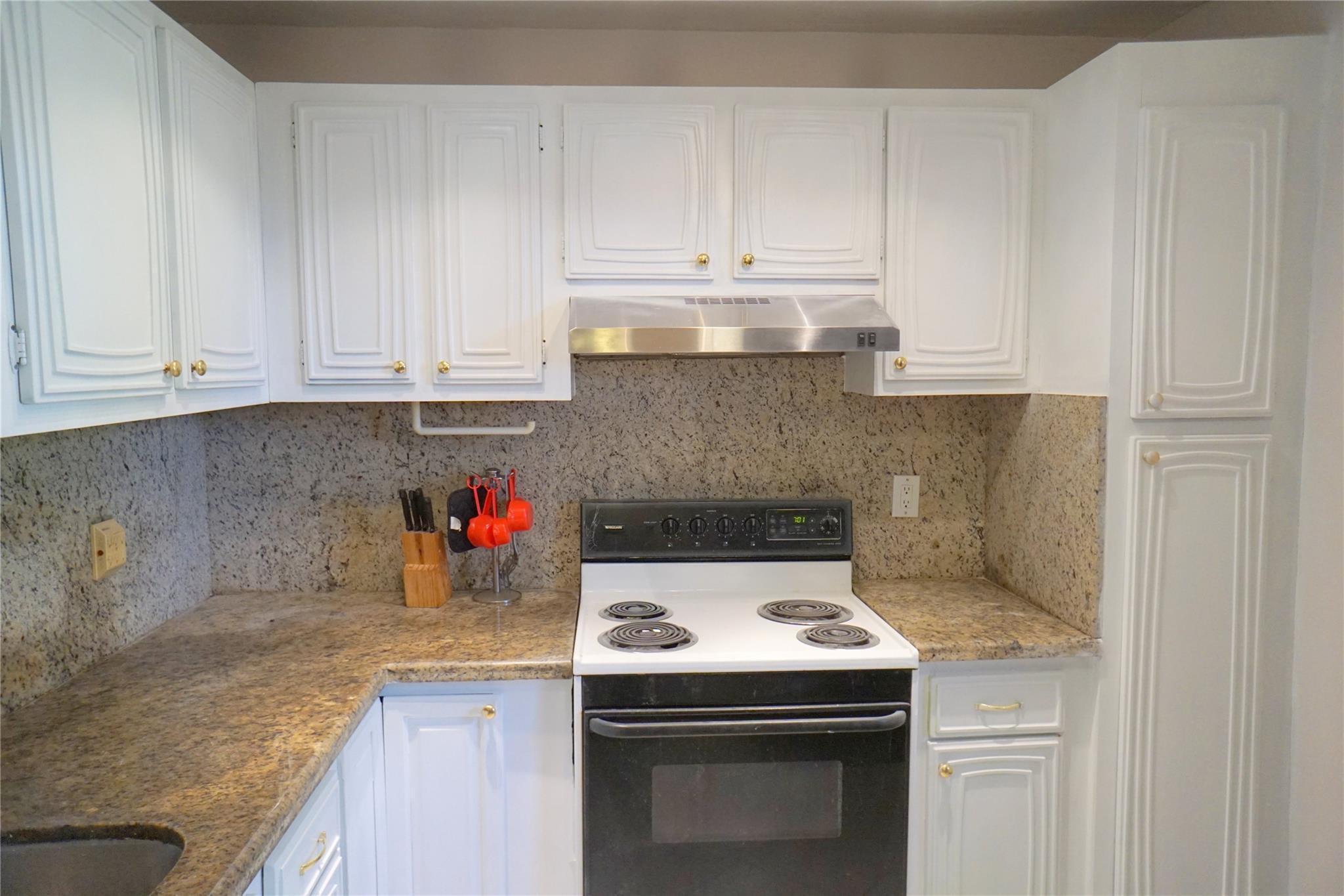 2821 Somerset Drive 203, Lauderdale Lakes, FL 33311, Lauderdale Lakes - Photo 5