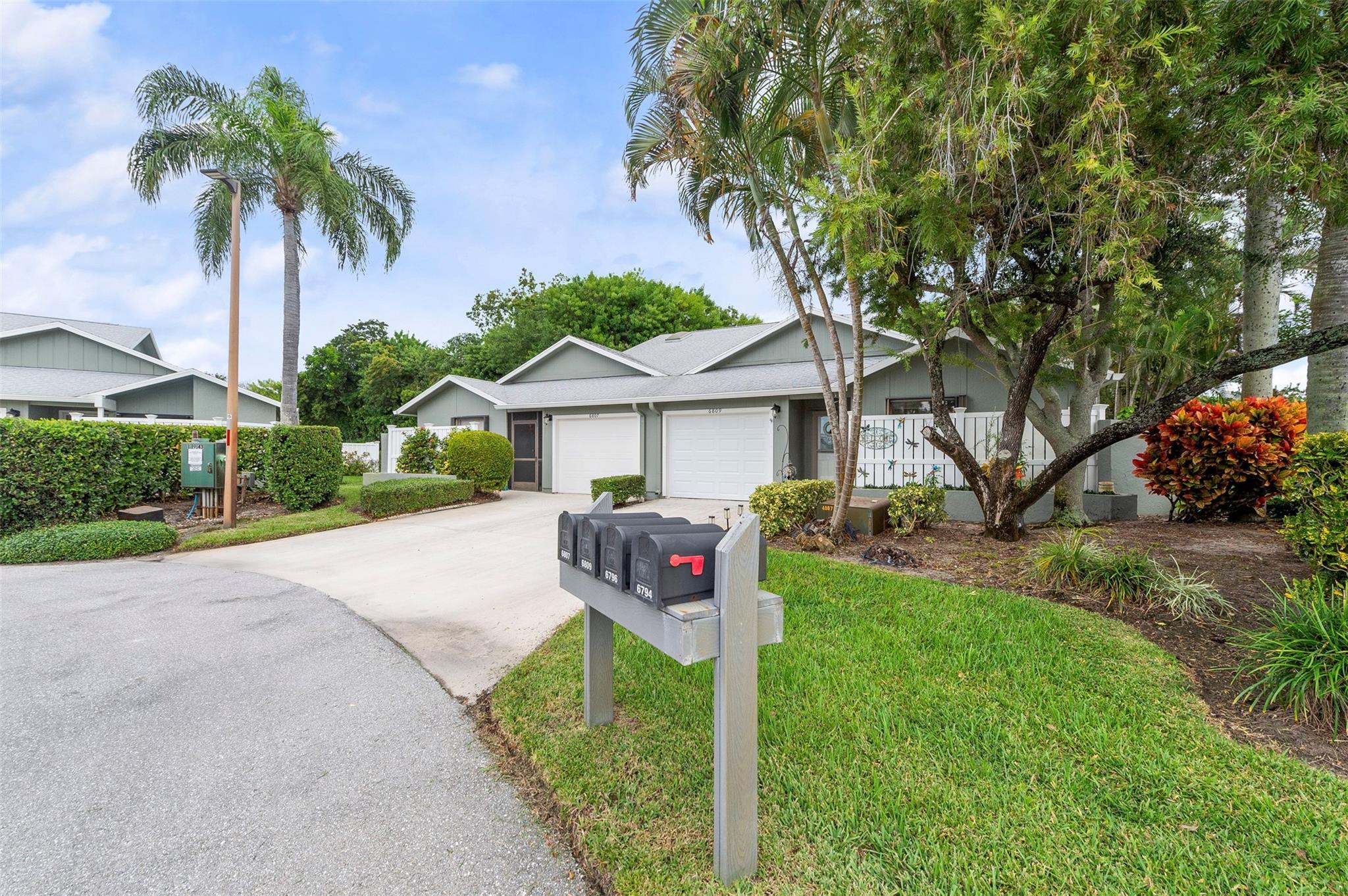 6809 SE Yorktown Drive, Hobe Sound, FL 33455, Hobe Sound - Photo 2