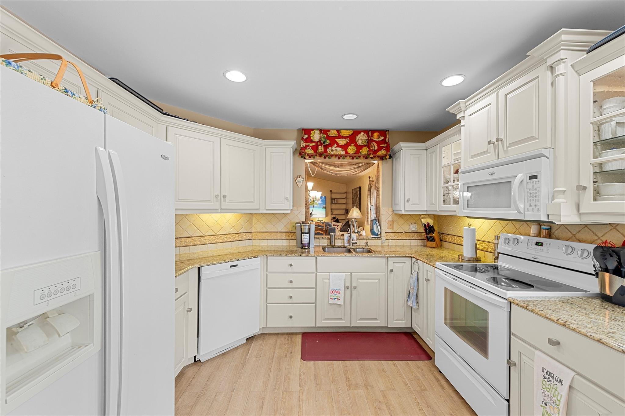 6809 SE Yorktown Drive, Hobe Sound, FL 33455, Hobe Sound - Photo 5