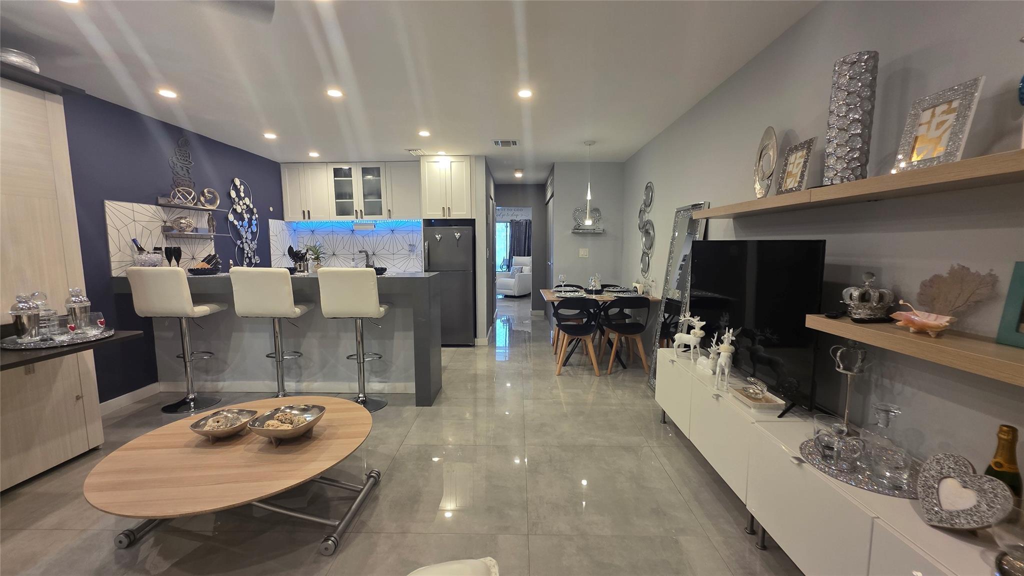 15610 NE 6th Avenue 36D, Miami, FL 33162, Miami - Photo 2