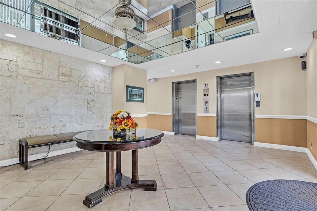 2555 NE 11th Street 402, Fort Lauderdale, FL 33304, Fort Lauderdale - Photo 4