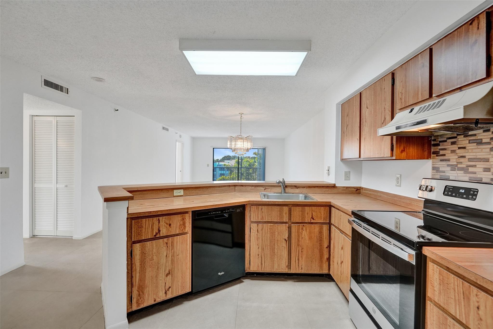 2221 Cypress Island Drive 501, Pompano Beach, FL 33069, Pompano Beach - Photo 5