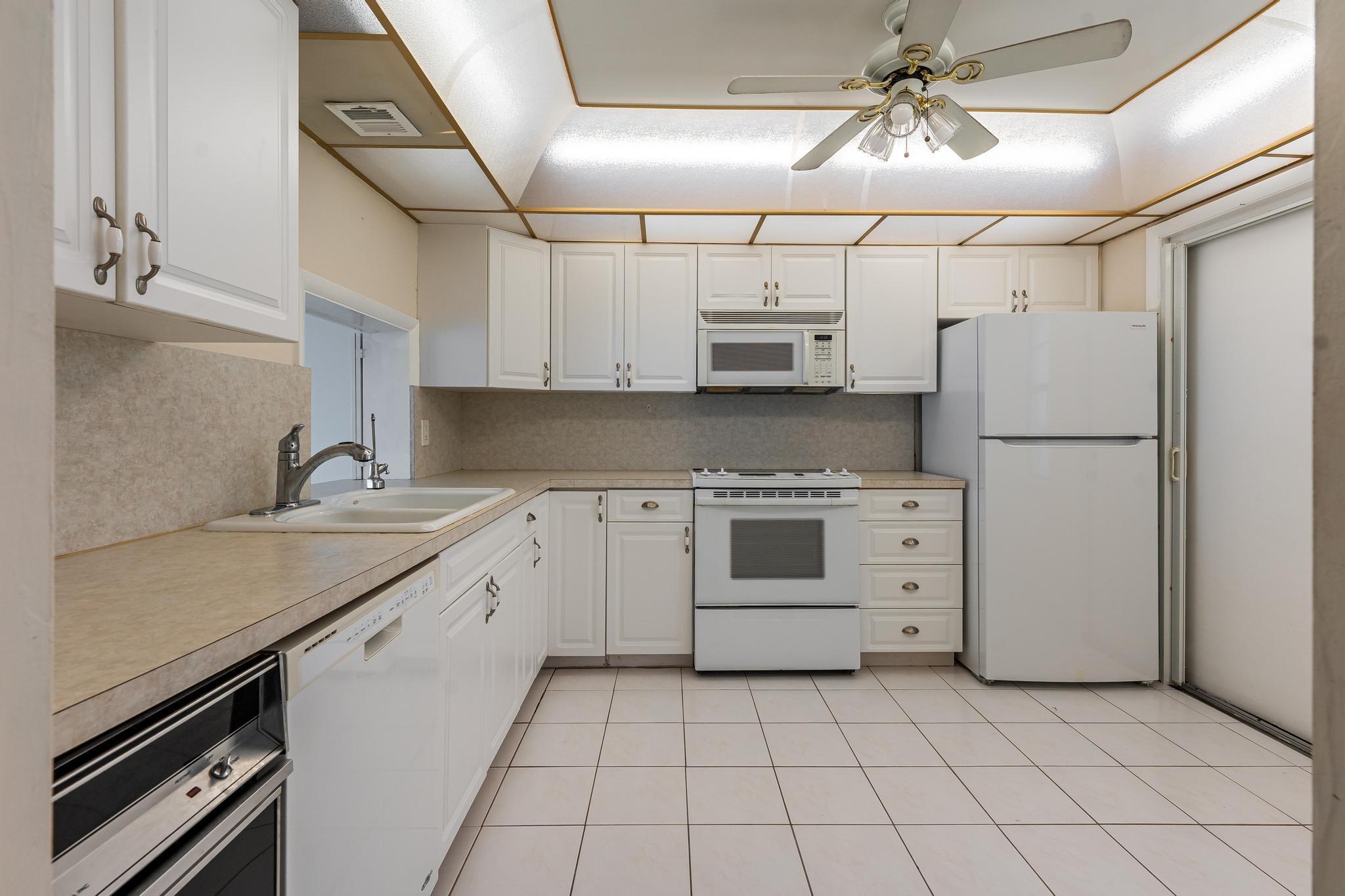 650 Tennis Club Drive 303, Fort Lauderdale, FL 33311, Fort Lauderdale - Photo 4