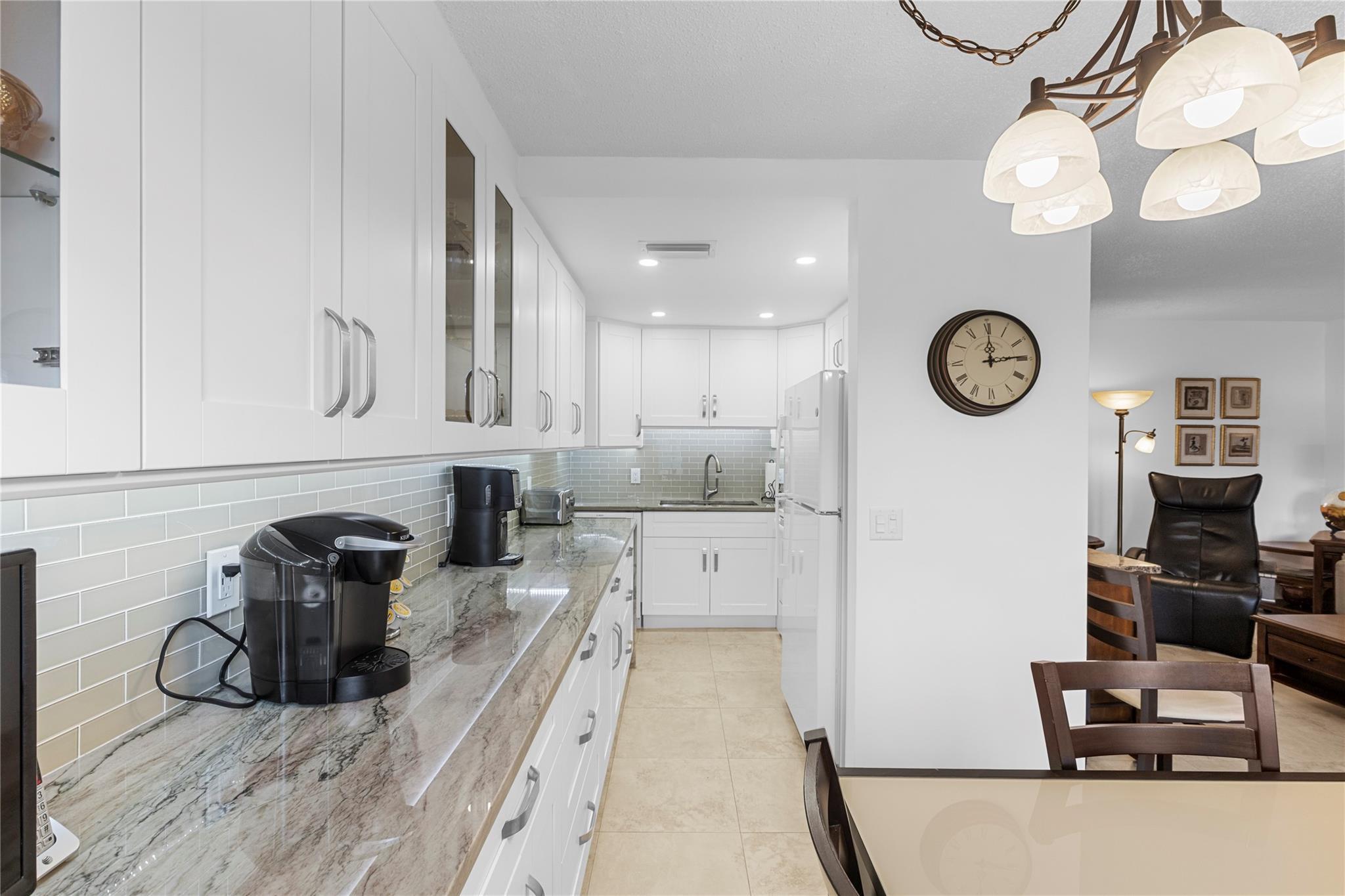 210 Oakridge 210, Deerfield Beach, FL 33442, Deerfield Beach - Photo 5