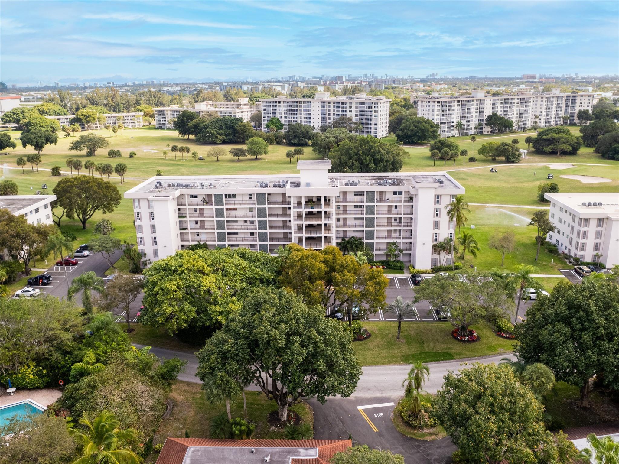 2850 N Palm Aire Drive 601, Pompano Beach, FL 33069, Pompano Beach - Photo 3