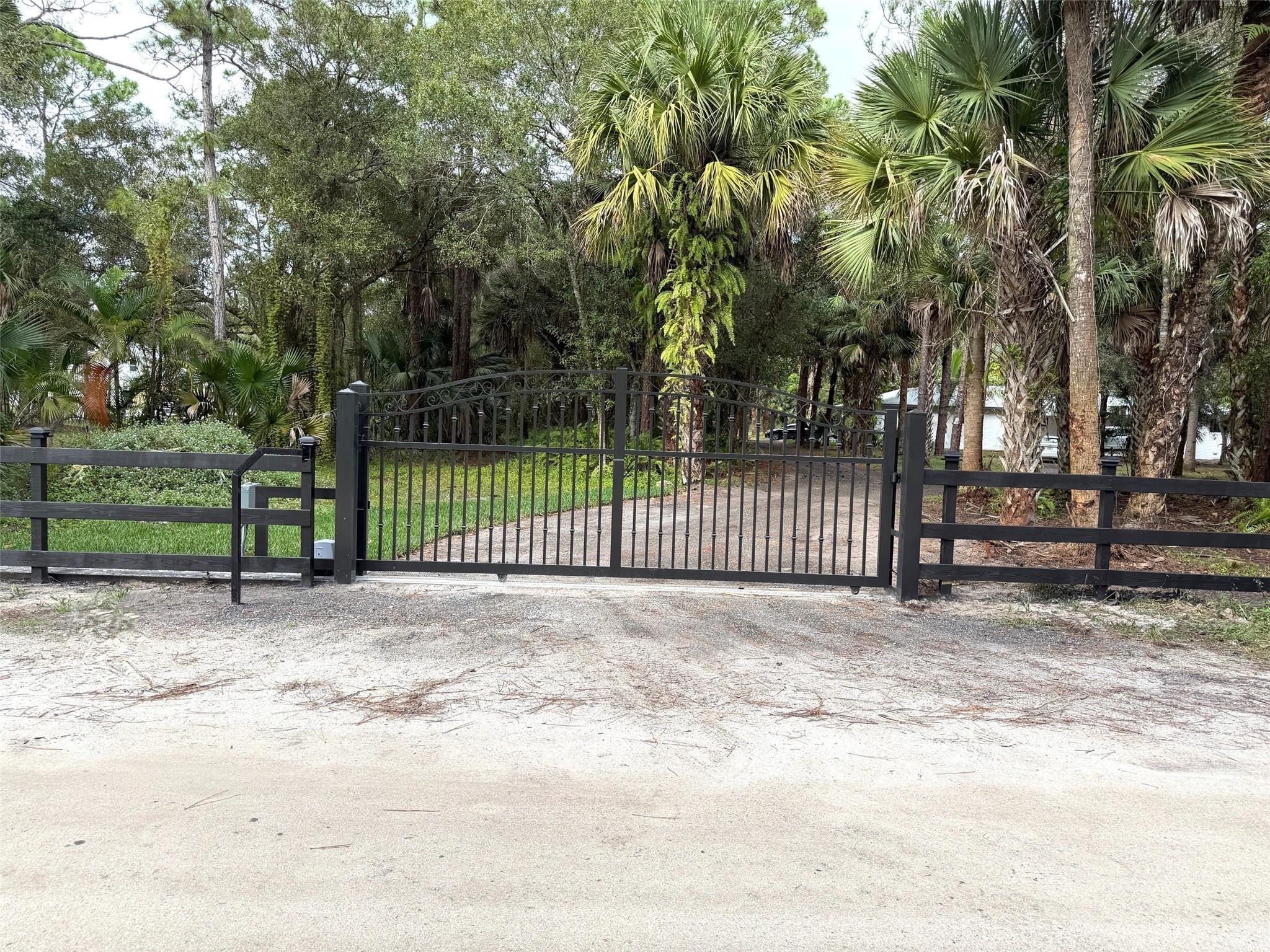 5225 SW Ludlum Street, Palm City, FL 34990, Palm City - Photo 3
