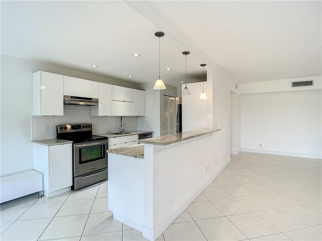 6342 Longboat Lane 404, Boca Raton, FL 33433, Boca Raton - Photo 3