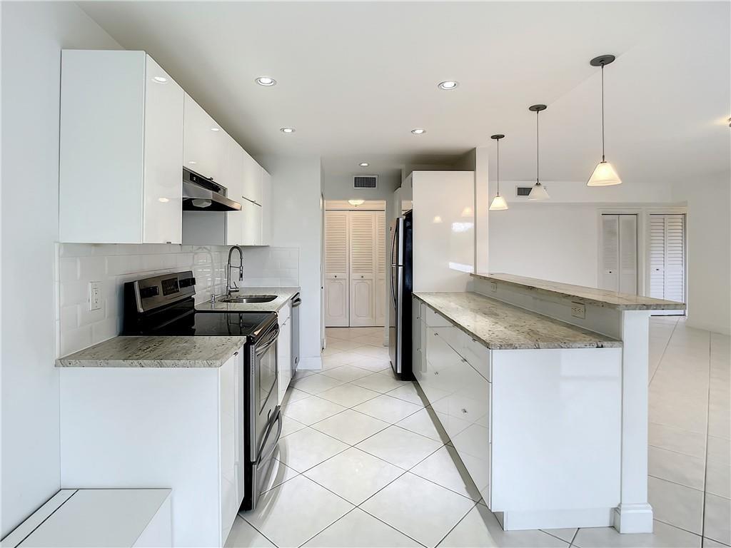 6342 Longboat Lane 404, Boca Raton, FL 33433, Boca Raton - Photo 2