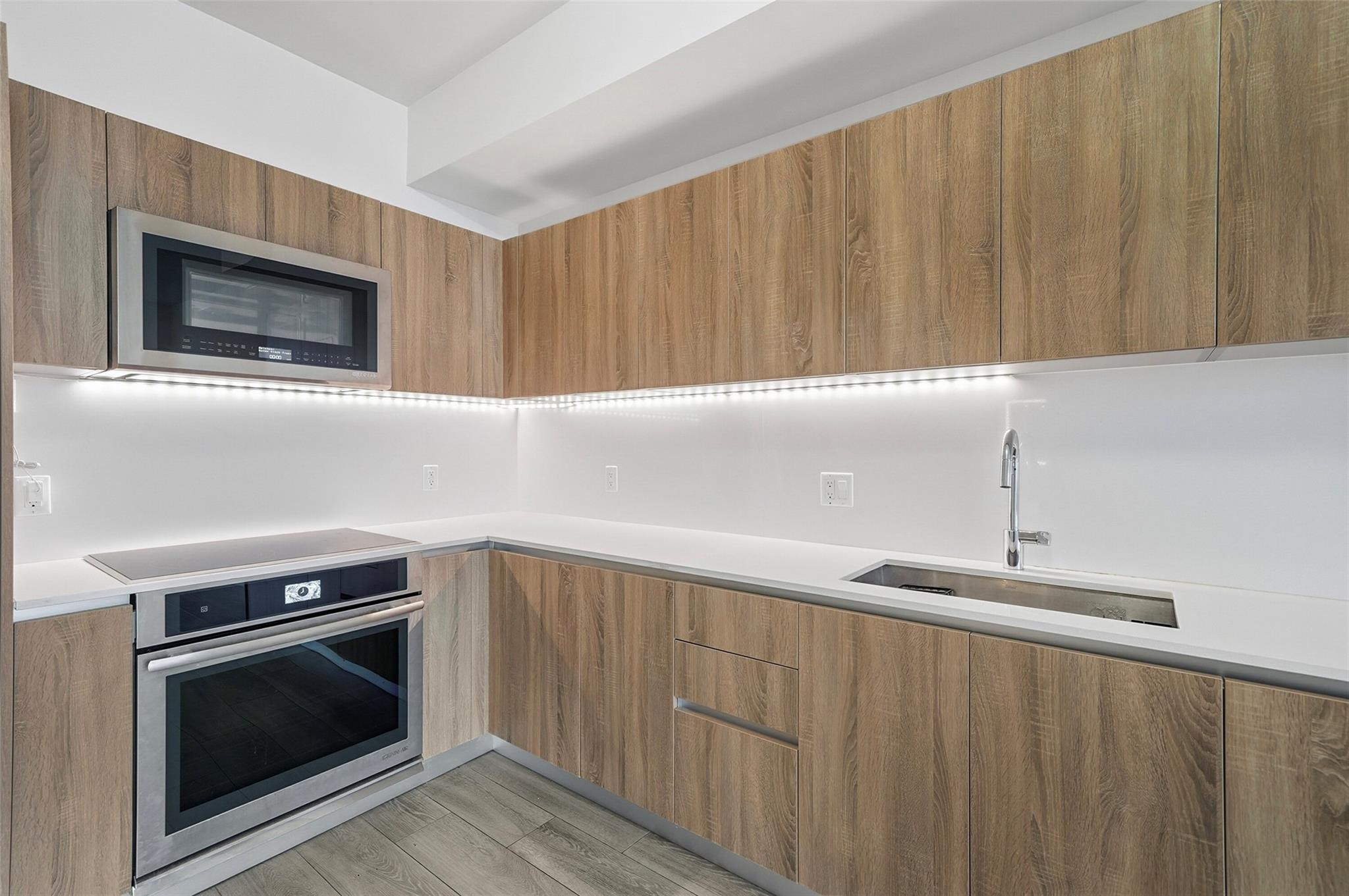 2960 NE 207th Street 1108, Miami, FL 33180, Miami - Photo 5