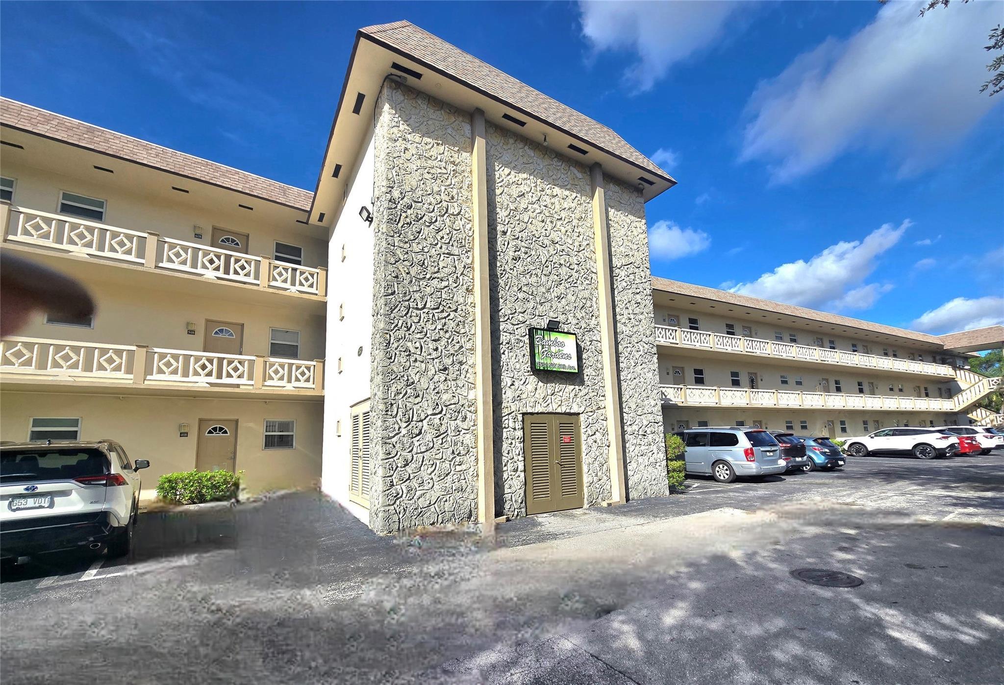 3531 NW 50th Avenue 609, Lauderdale Lakes, FL 33319, Lauderdale Lakes