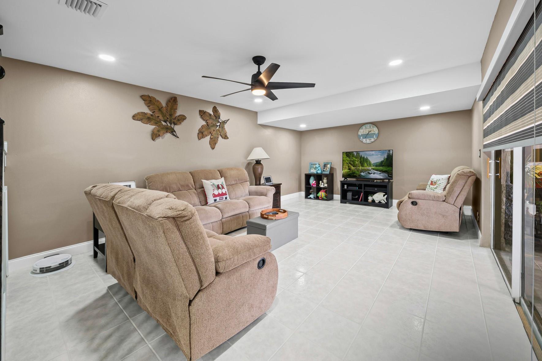 747 NW 30th Avenue D, Delray Beach, FL 33445, Delray Beach - Photo 3