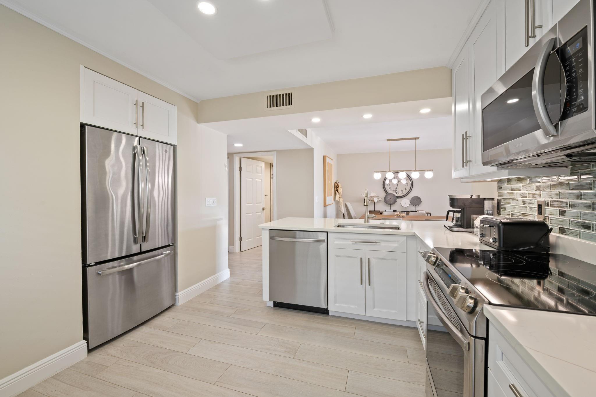 15451 Pembridge Drive 206, Delray Beach, FL 33484, Delray Beach - Photo 2