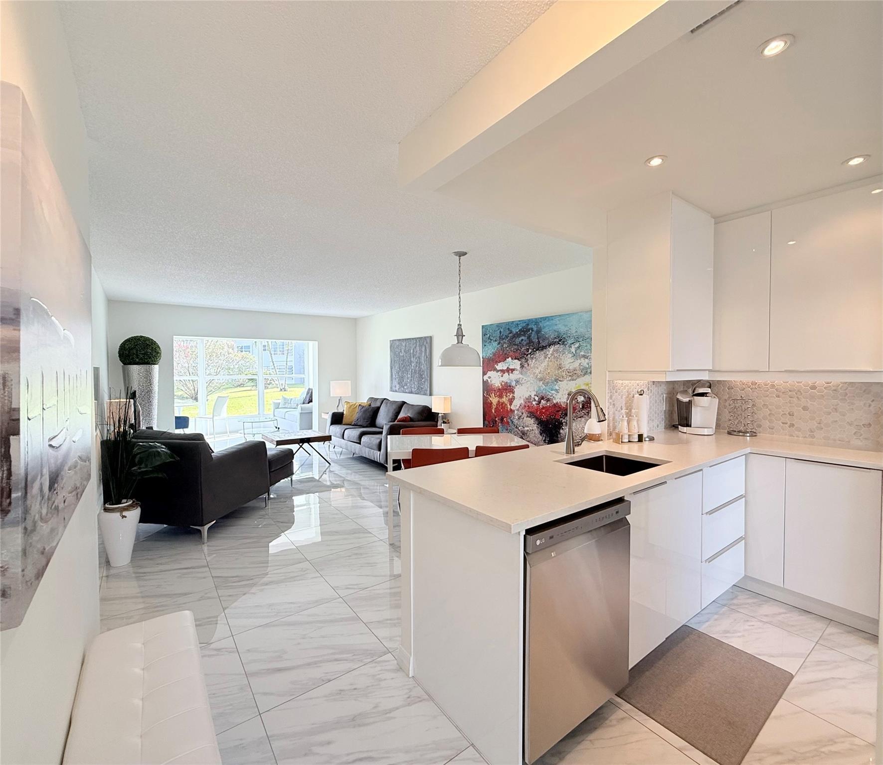 4706 NW 36th Street 412-S, Lauderdale Lakes, FL 33319, Lauderdale Lakes - Photo 3