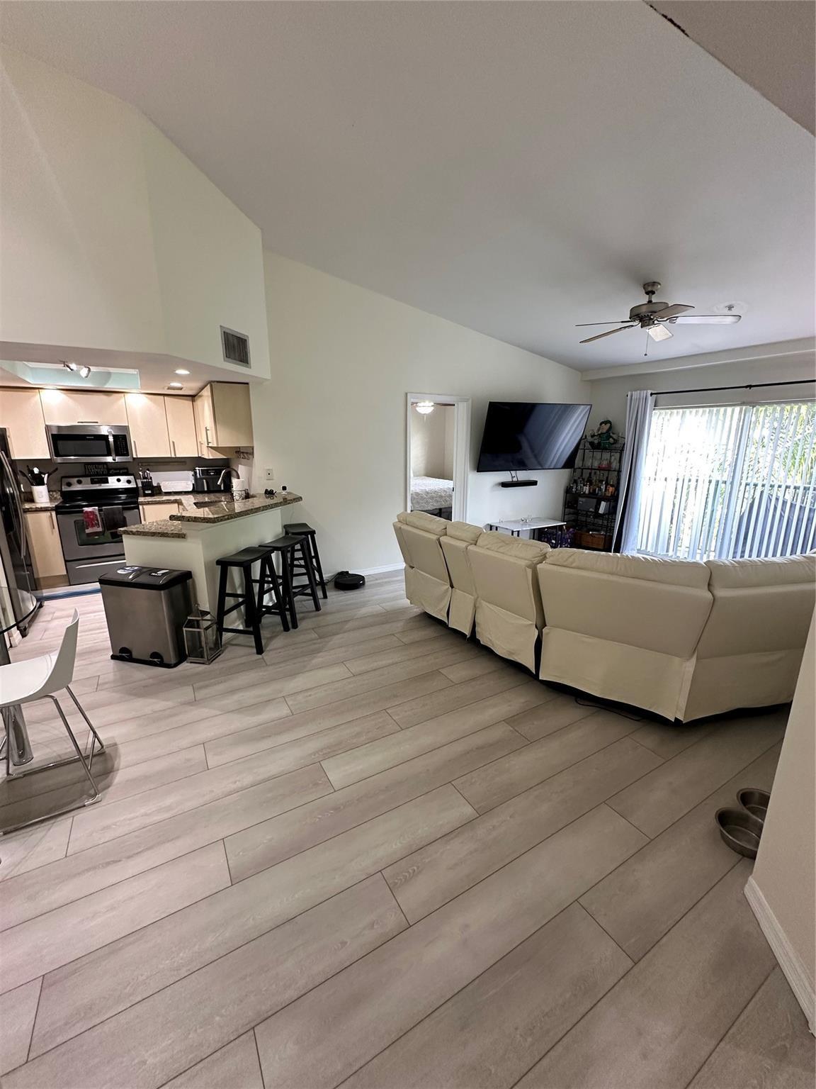 2131 SE 10th Avenue 1120, Fort Lauderdale, FL 33316, Fort Lauderdale - Photo 3