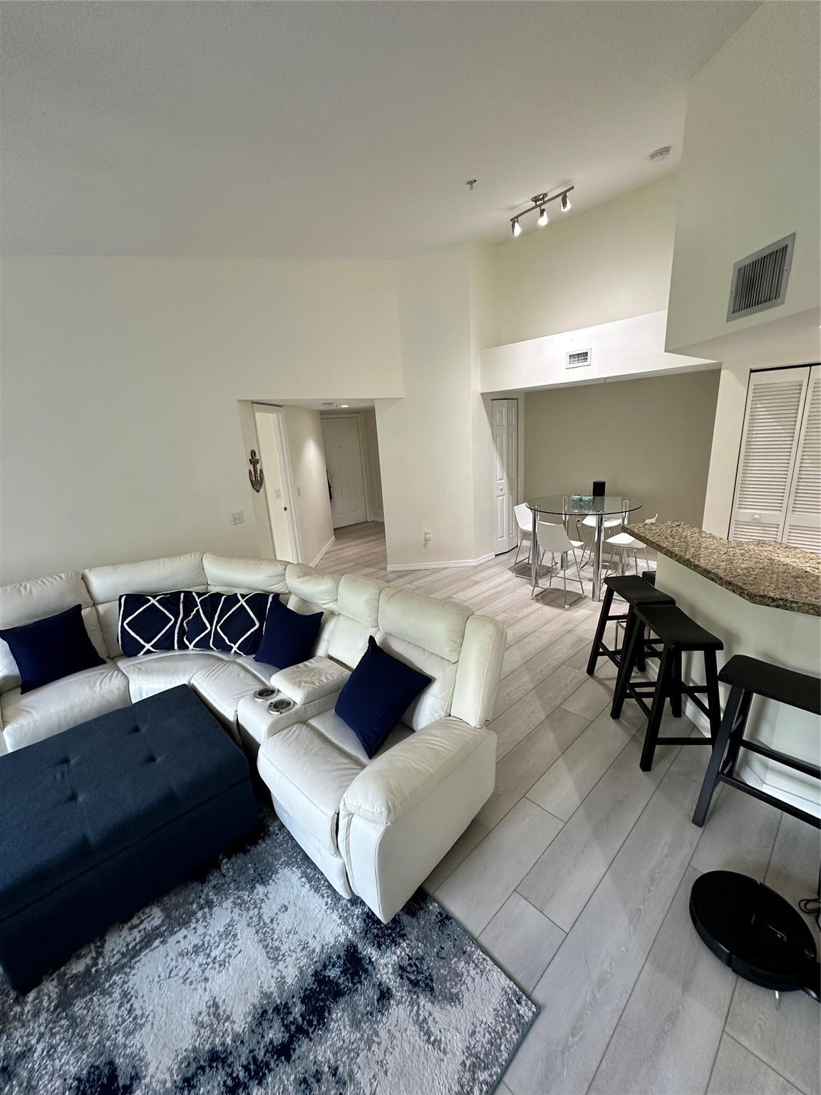 2131 SE 10th Avenue 1120, Fort Lauderdale, FL 33316, Fort Lauderdale - Photo 2