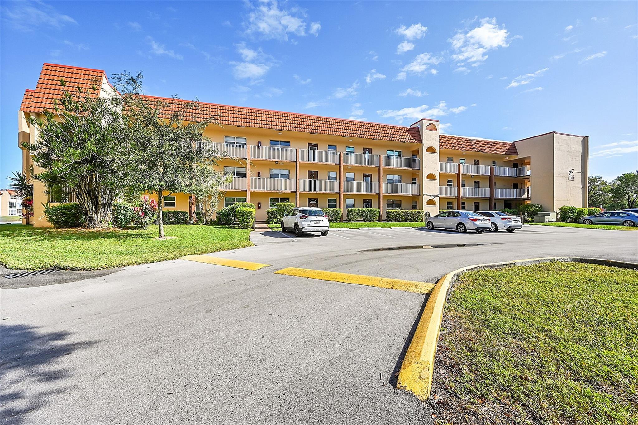 2811 N Pine Island Road 111, Sunrise, FL 33322, Sunrise - Photo 2