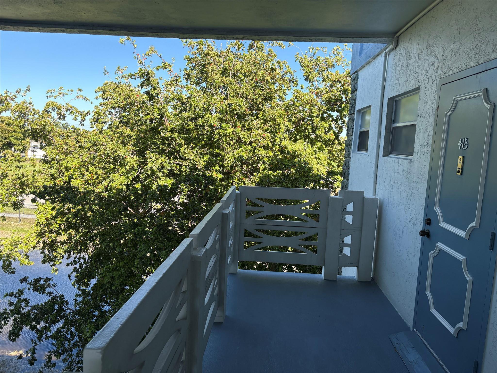 , Lauderdale Lakes - Photo 2