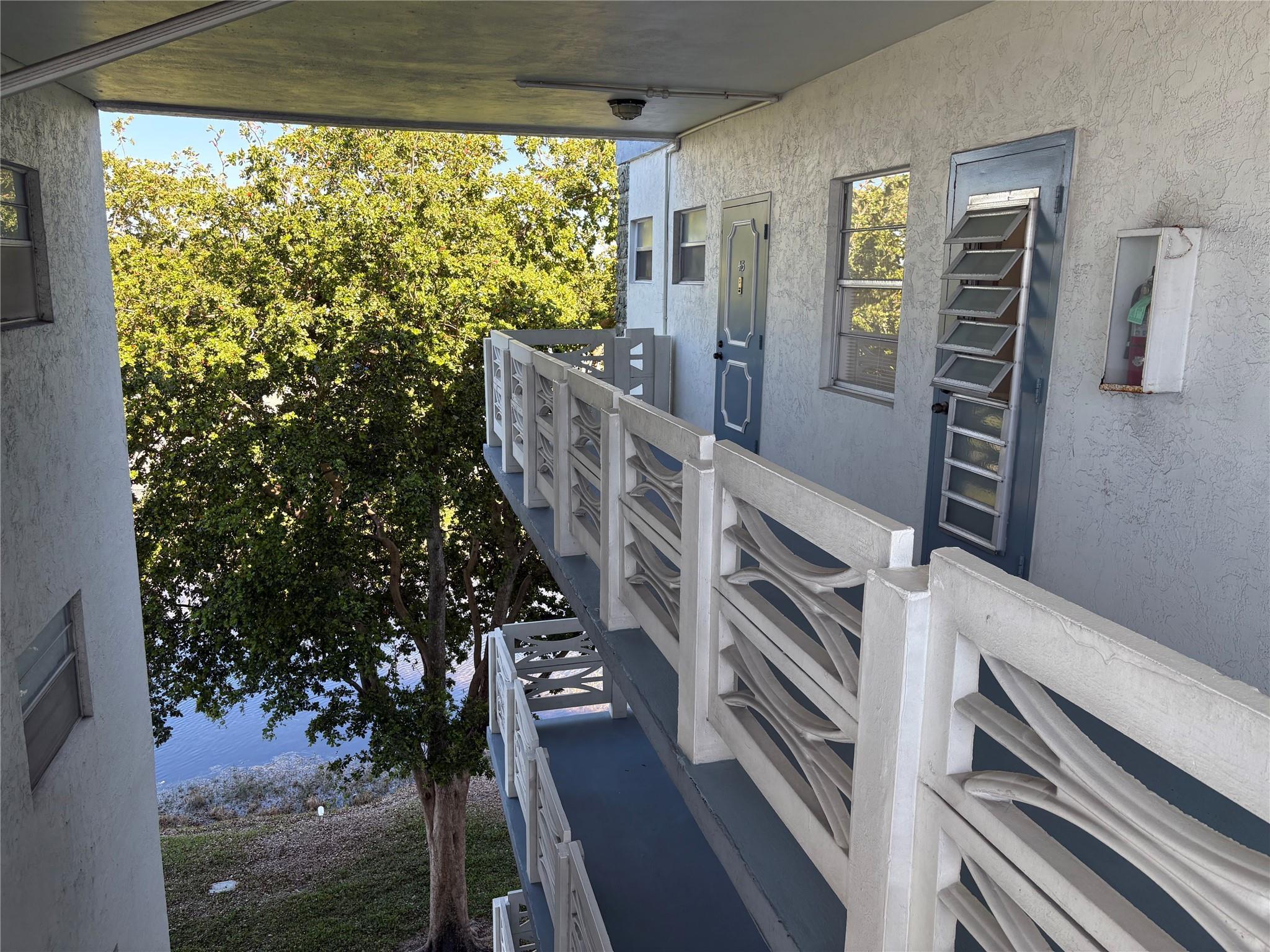 , Lauderdale Lakes - Photo 3