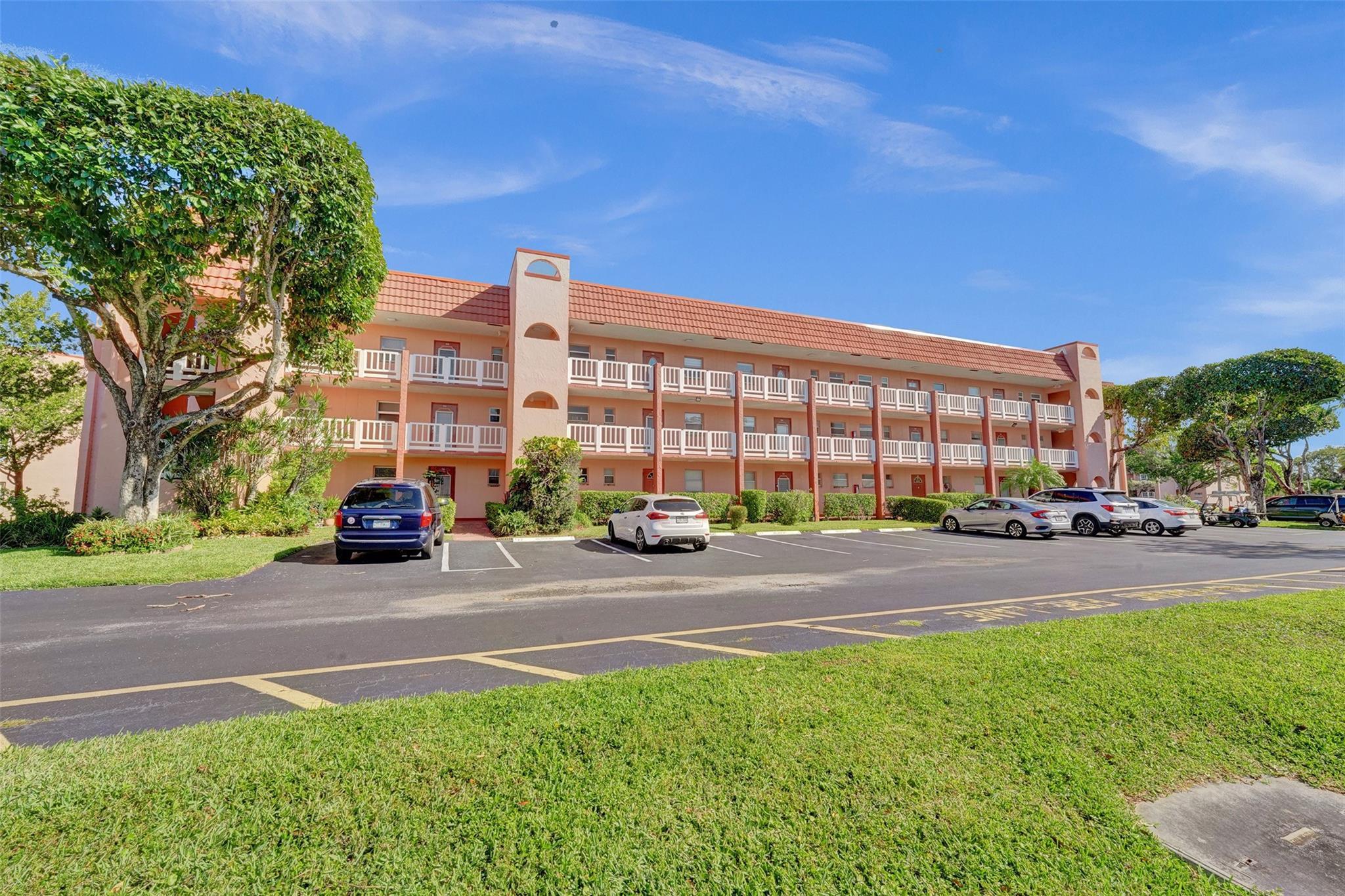 9421 Sunrise Lakes Boulevard 206, Sunrise, FL 33322, Sunrise - Photo 3