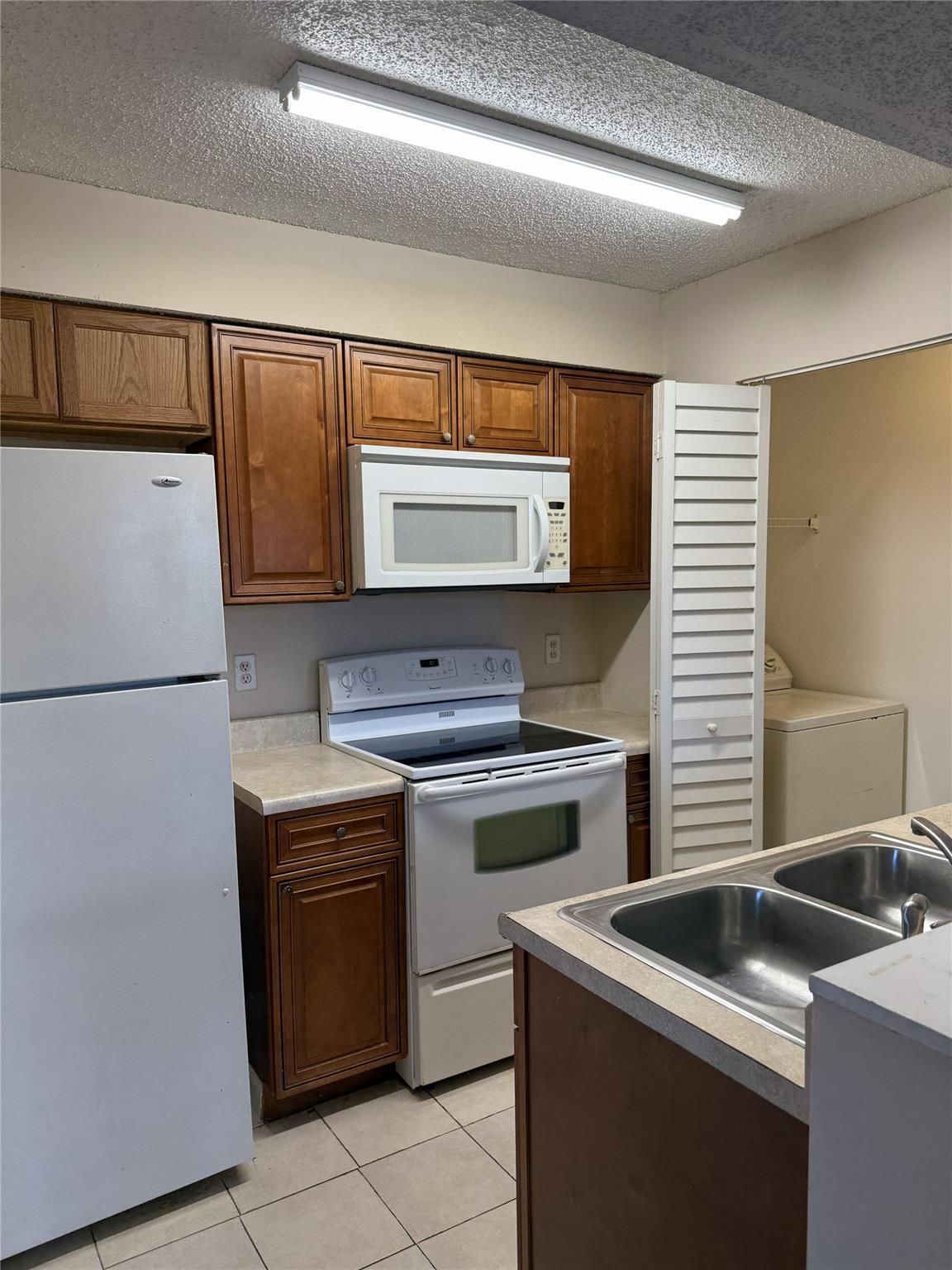 1253 SW 46th Avenue 1616, Pompano Beach, FL 33069, Pompano Beach - Photo 2