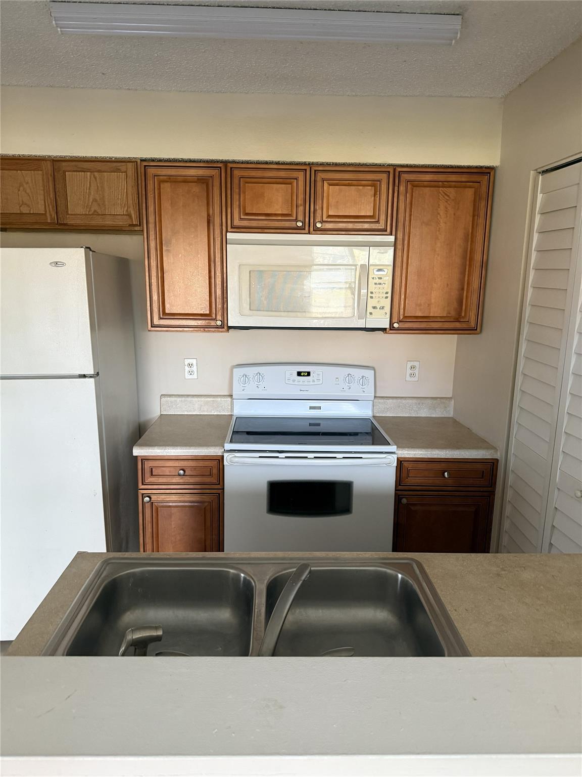 1253 SW 46th Avenue 1616, Pompano Beach, FL 33069, Pompano Beach - Photo 3