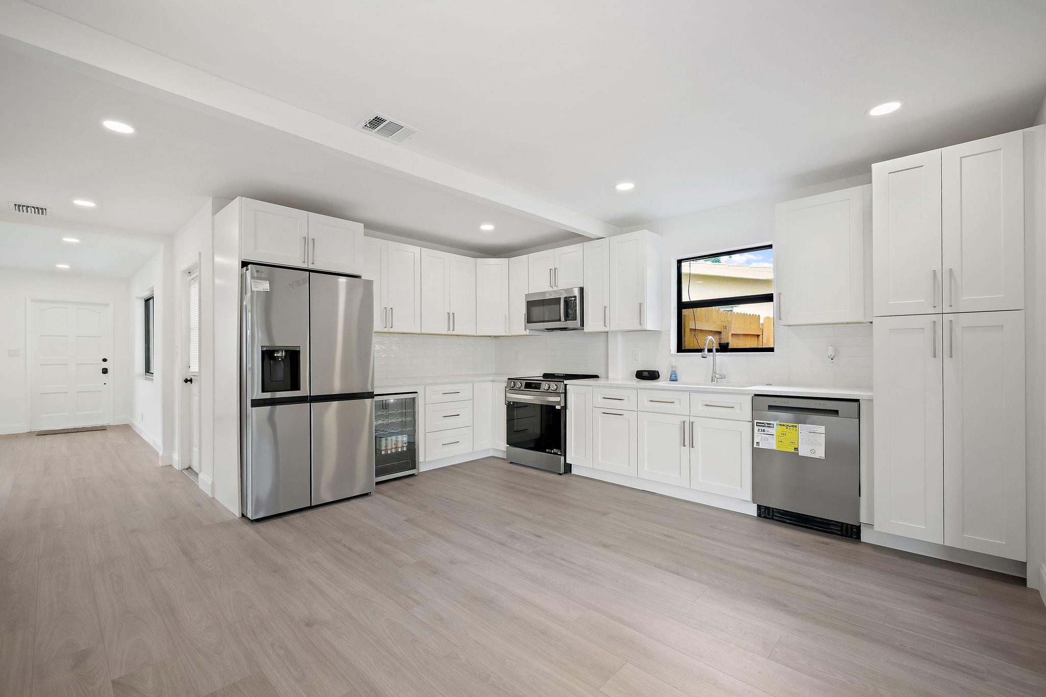 699 NE 40th Street, Oakland Park, FL 33334, Oakland Park