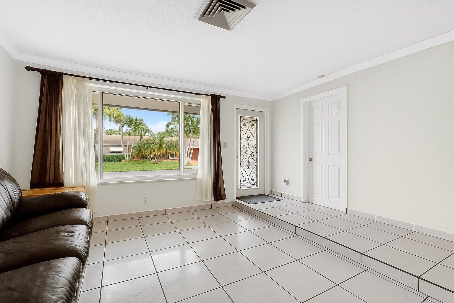 1910 SW 98th Terrace, Miramar, FL 33025, Miramar - Photo 2