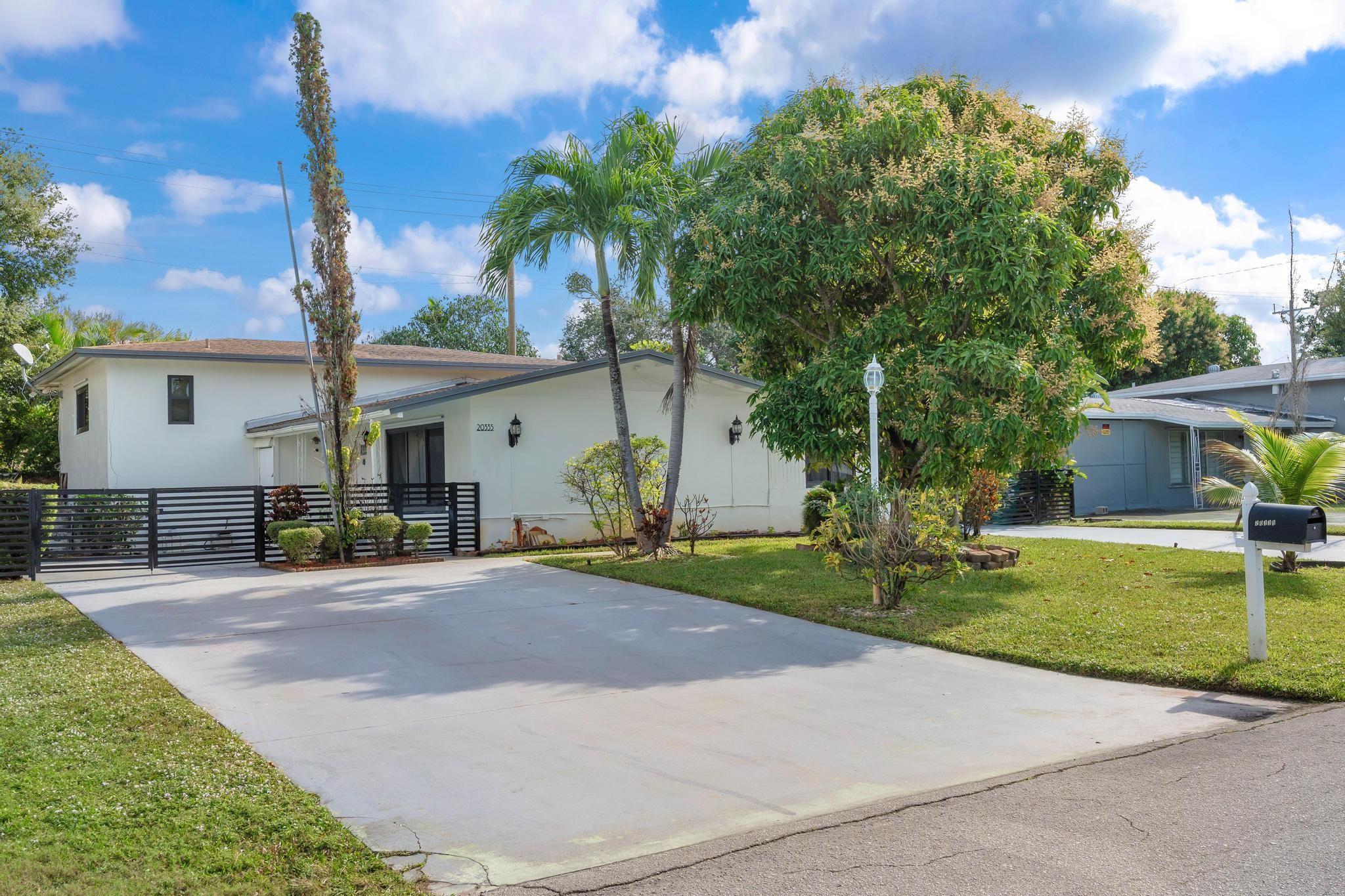 20335 NE 13th Court, Miami, FL 33179, Miami - Photo 2