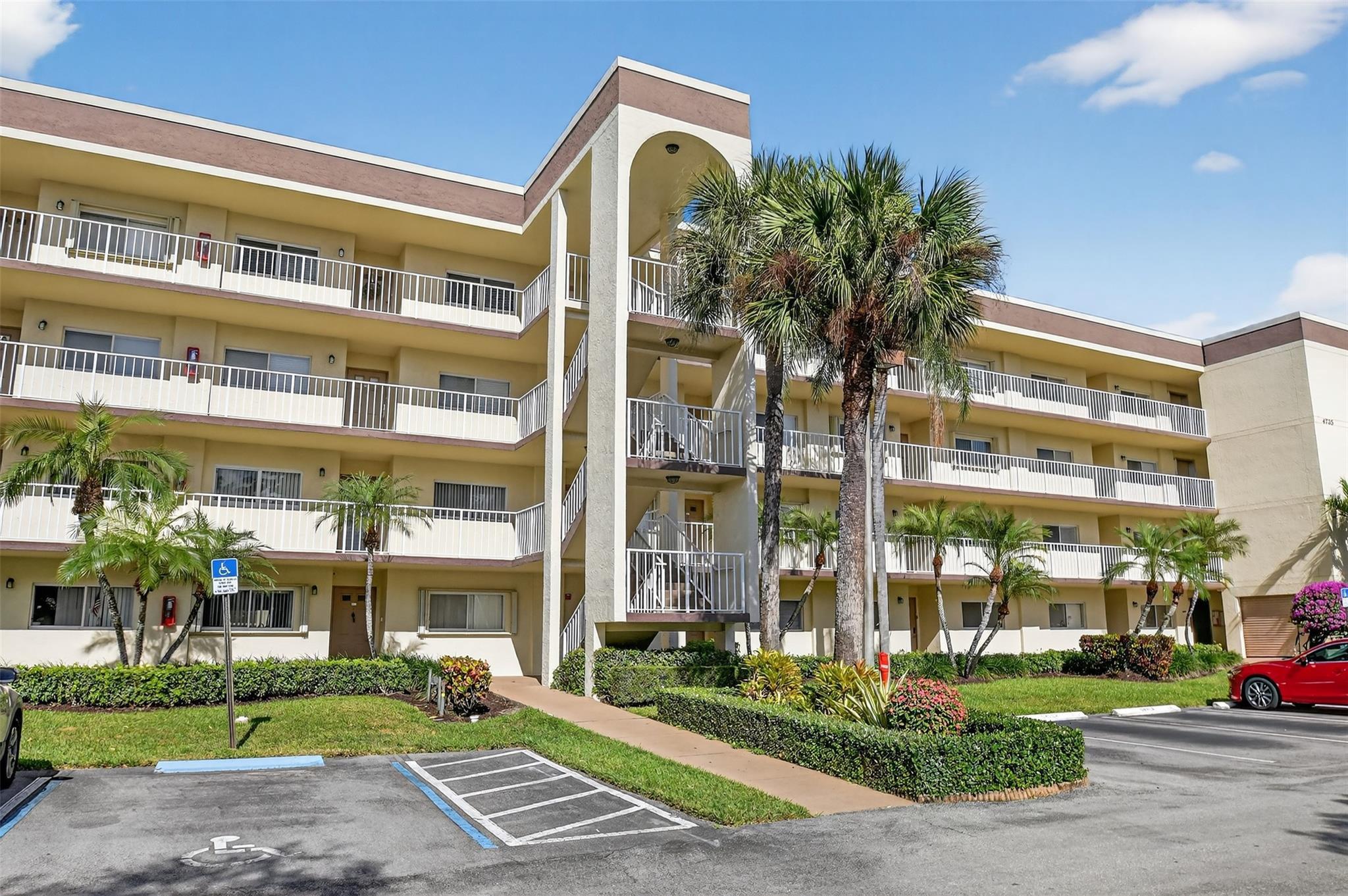 4735 Lucerne Lakes Boulevard 306, Lake Worth, FL 33467, Lake Worth - Photo 3