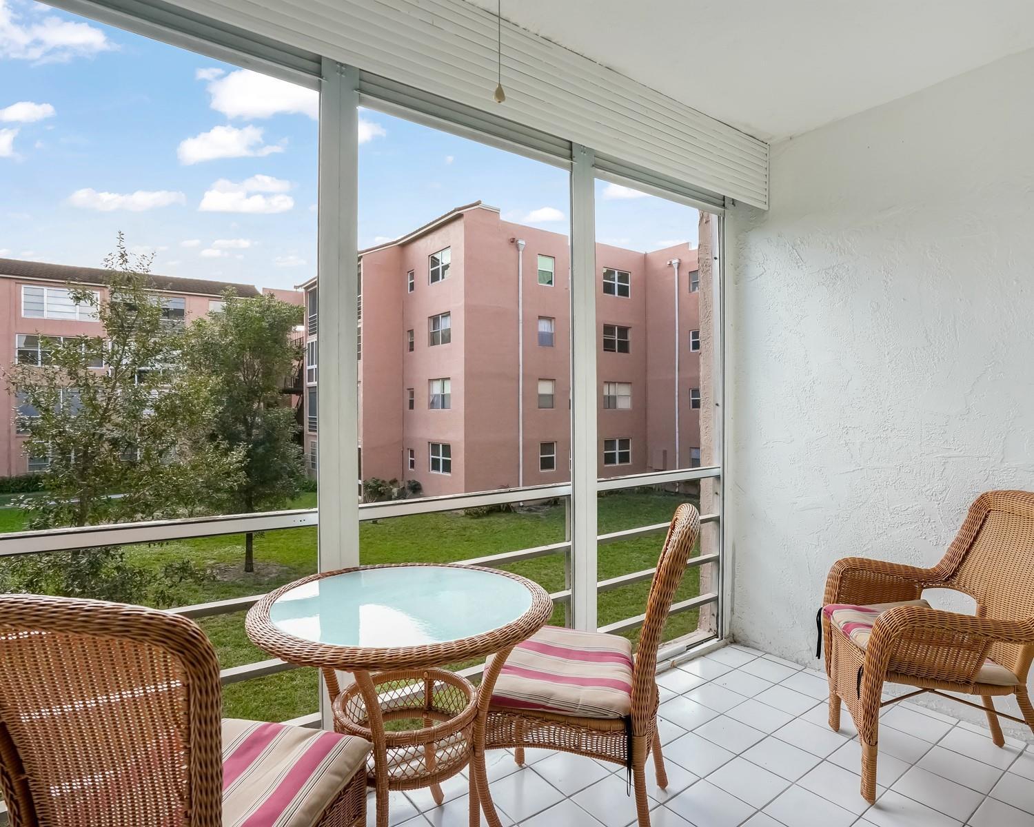 2851 Somerset Drive 205, Lauderdale Lakes, FL 33311, Lauderdale Lakes