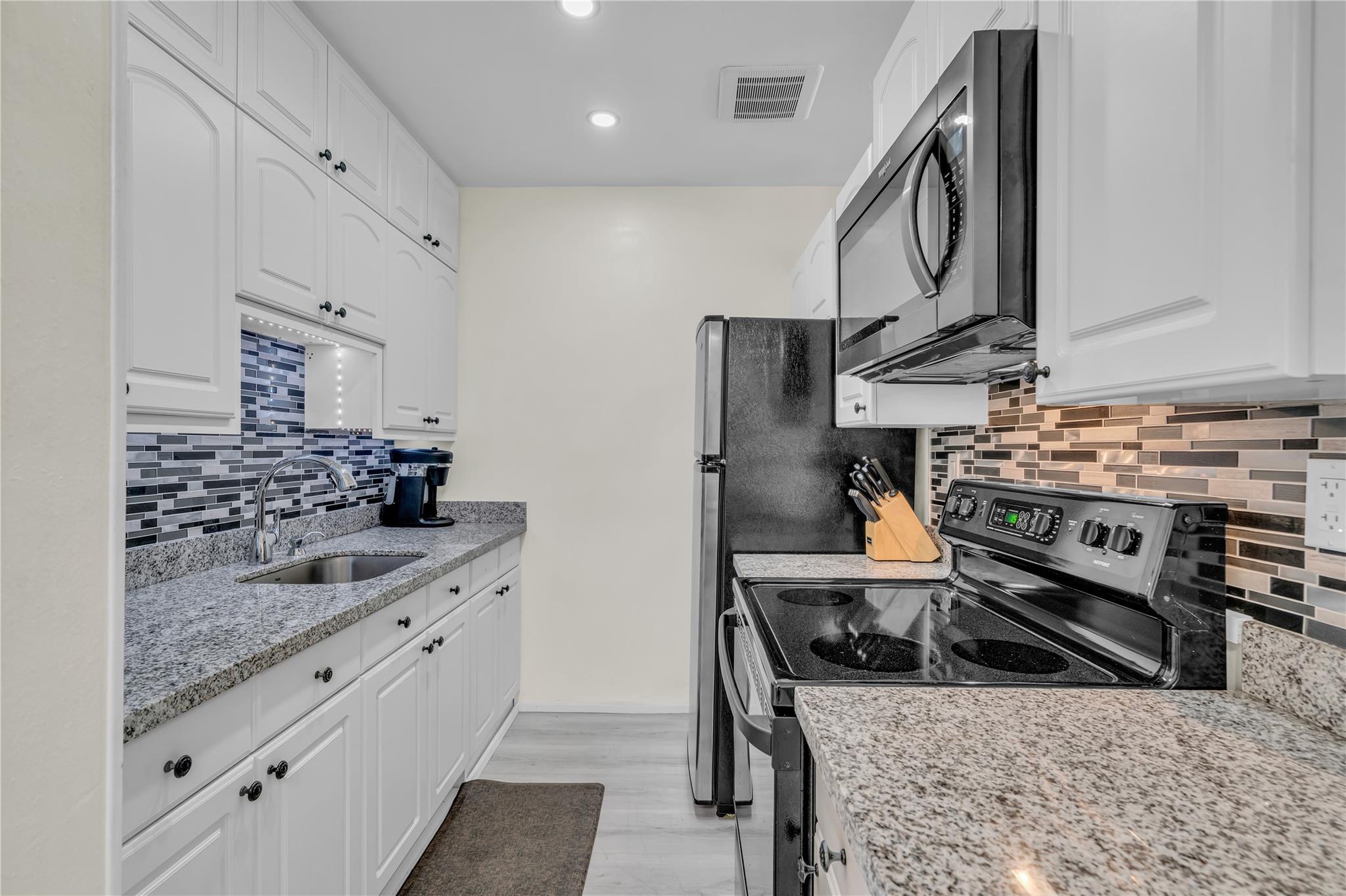 1050 SW 11th Street 1L, Hallandale Beach, FL 33009, Hallandale Beach - Photo 4