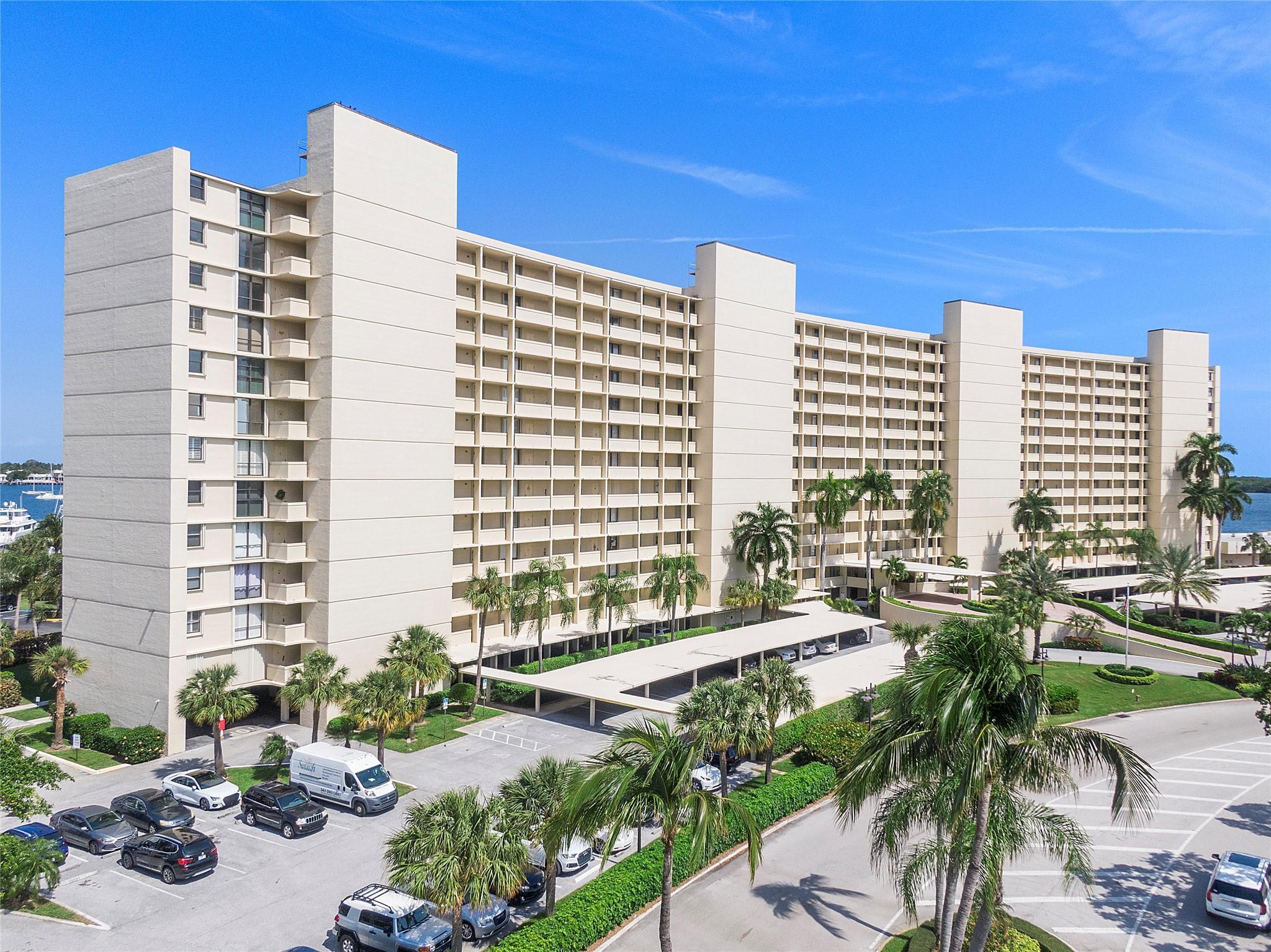 136 Lakeshore Drive T10, North Palm Beach, FL 33408, North Palm Beach - Photo 2