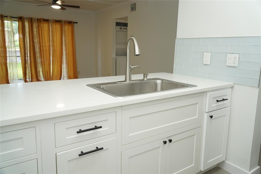 11574 NW 44th Street 11574, Coral Springs, FL 33065, Coral Springs - Photo 5