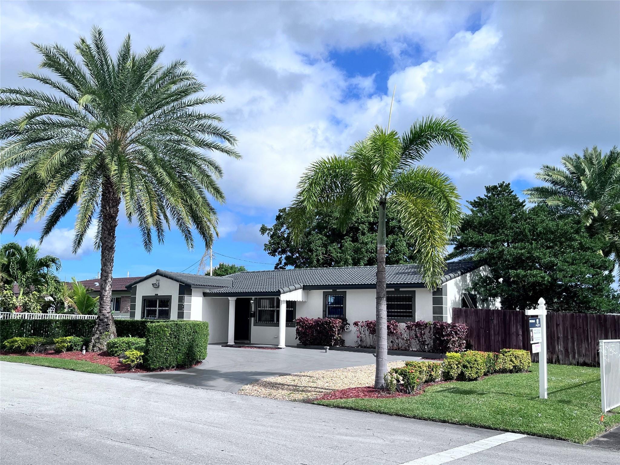 10549 NW 56th Place, Coral Springs, FL 33076, Coral Springs - Photo 2